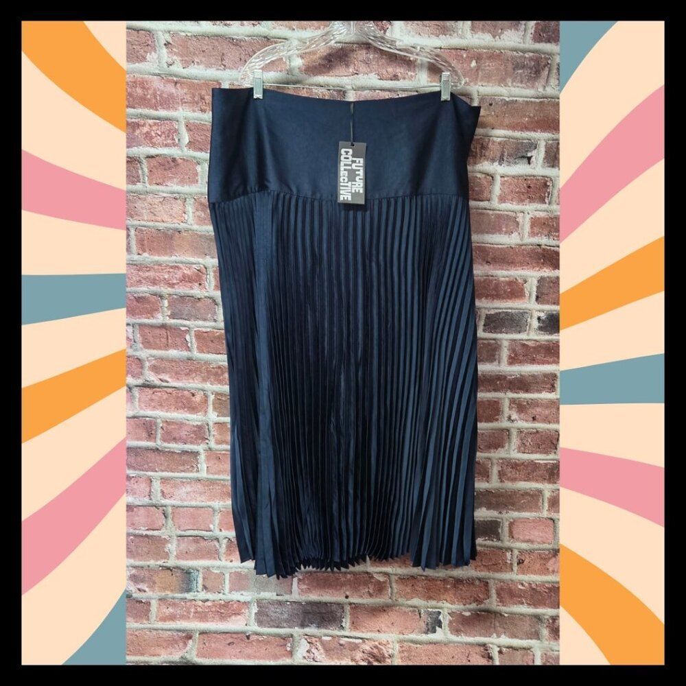 💃 Future‎ Collective XXL Pleated Drop Waist Maxi Skirt – Elegant Navy